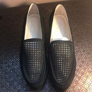 Ron White laser cut accent loafer.
